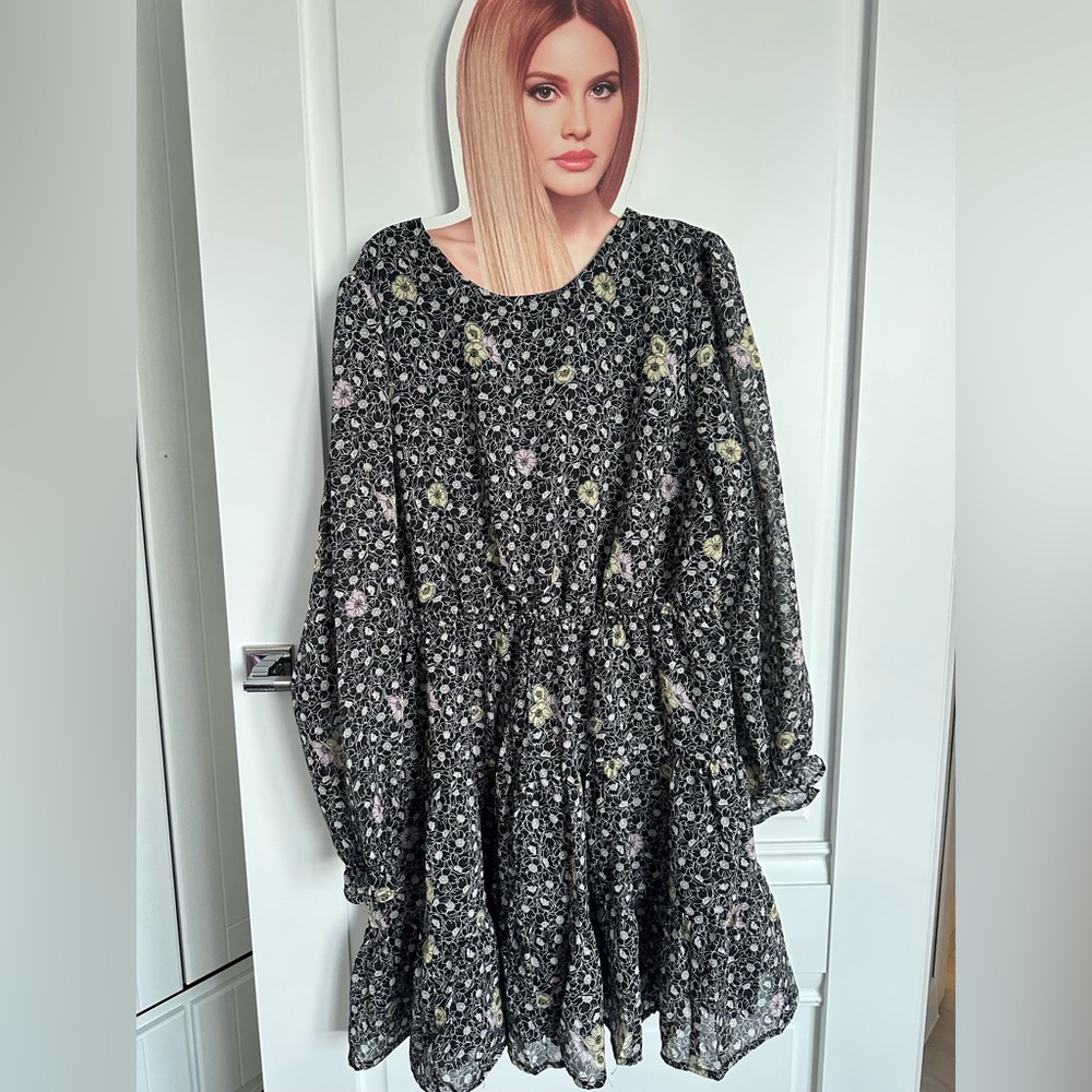 3/50$Floral Black Dress